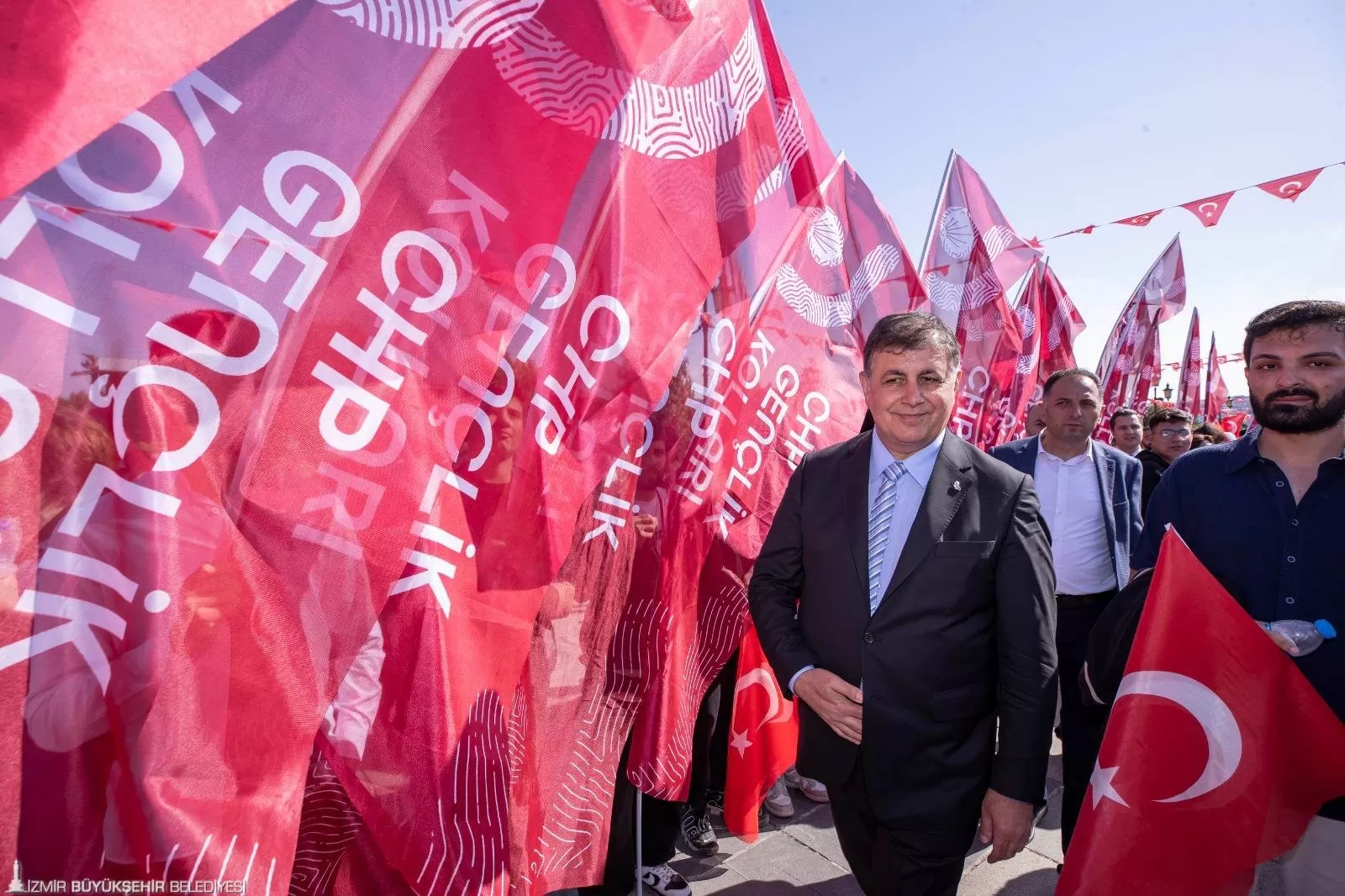 İzmir Büyükşehir Belediye Başkanı Dr. Cemil Tugay, 19 Mayıs Atatürk'ü Anma, Gençlik ve Spor Bayramı'nı Samsun'da Cumhuriyet Halk Partisi (CHP) tarafından düzenlenen programla kutladı.