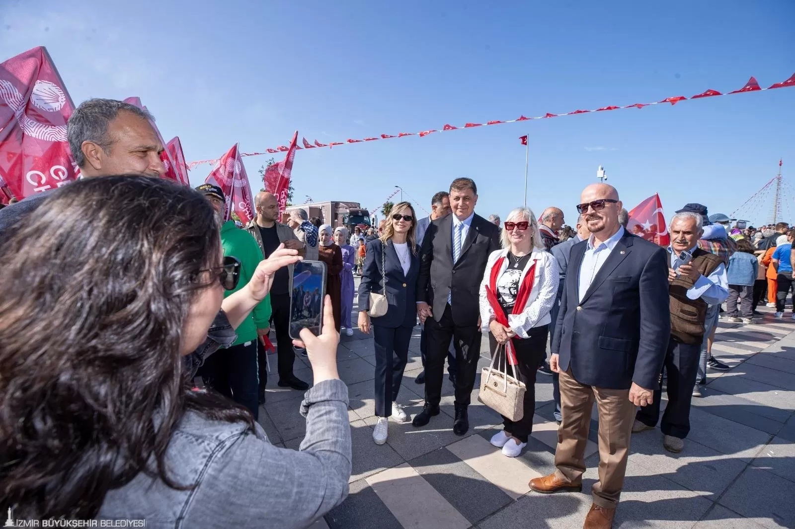 İzmir Büyükşehir Belediye Başkanı Dr. Cemil Tugay, 19 Mayıs Atatürk'ü Anma, Gençlik ve Spor Bayramı'nı Samsun'da Cumhuriyet Halk Partisi (CHP) tarafından düzenlenen programla kutladı.