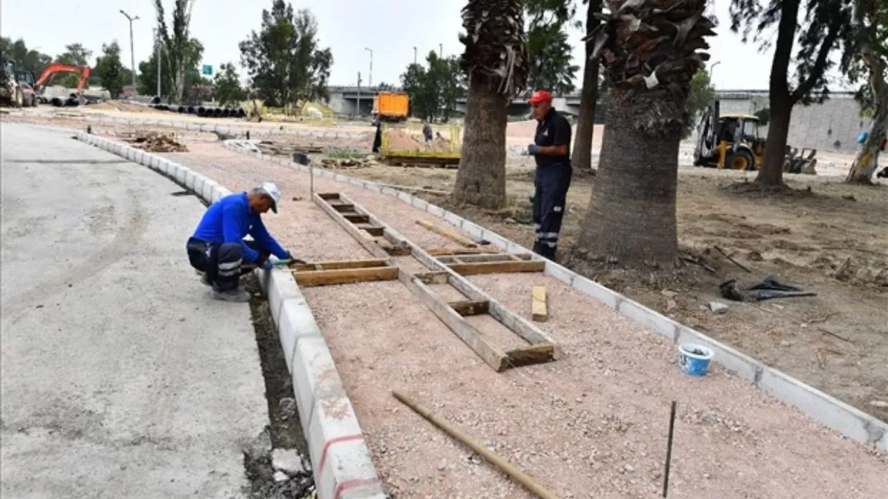 İzmir Büyükşehir Belediyesi, Balçova Metro İstasyonu Çevresinde Ulaşımı Kolaylaştıracak Yenilikleri Duyurdu