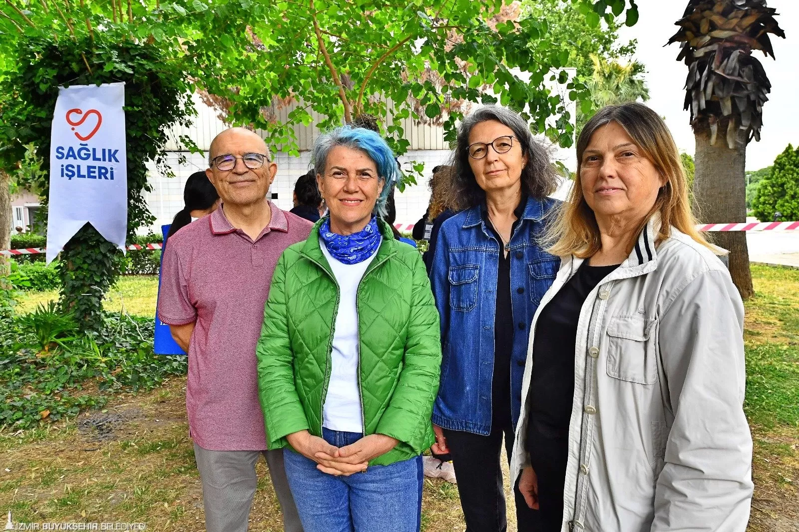 İzmir Büyükşehir Belediyesi ve ÇYDD, Trafik ve İlk Yardım Haftası kapsamında 81 gence "Afetlerde İlk Yardım Eğitimi" verdi.