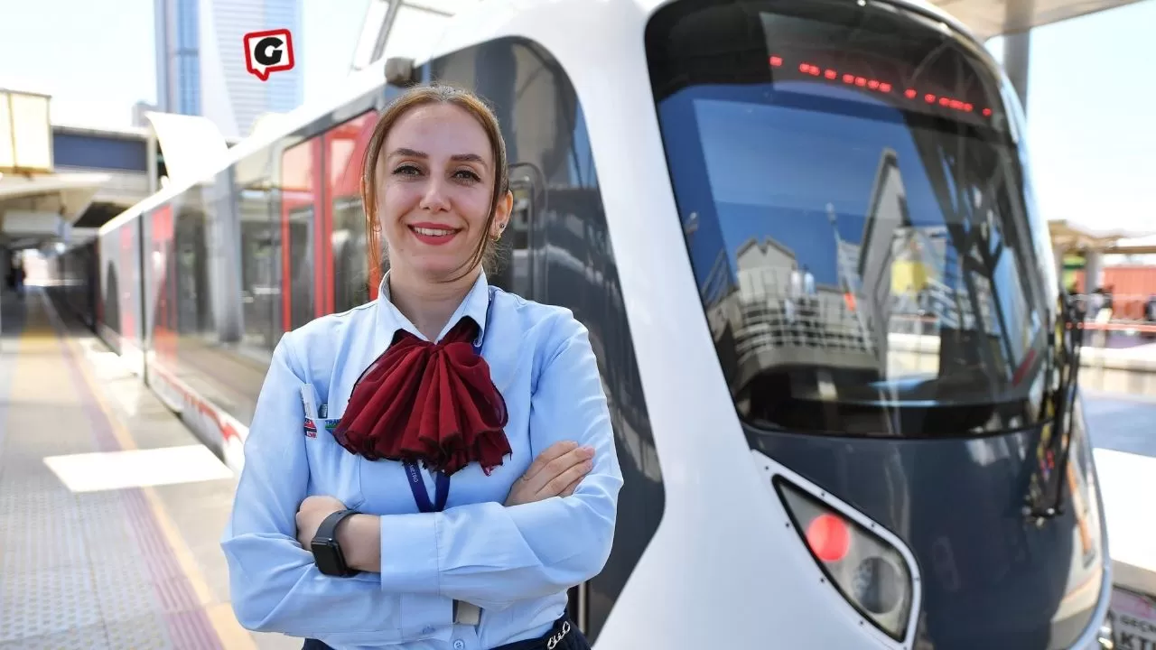 İzmir'de Kahraman Anneler: Tramvayda Vatmanlık Yapan 33 Güçlü Kadın!