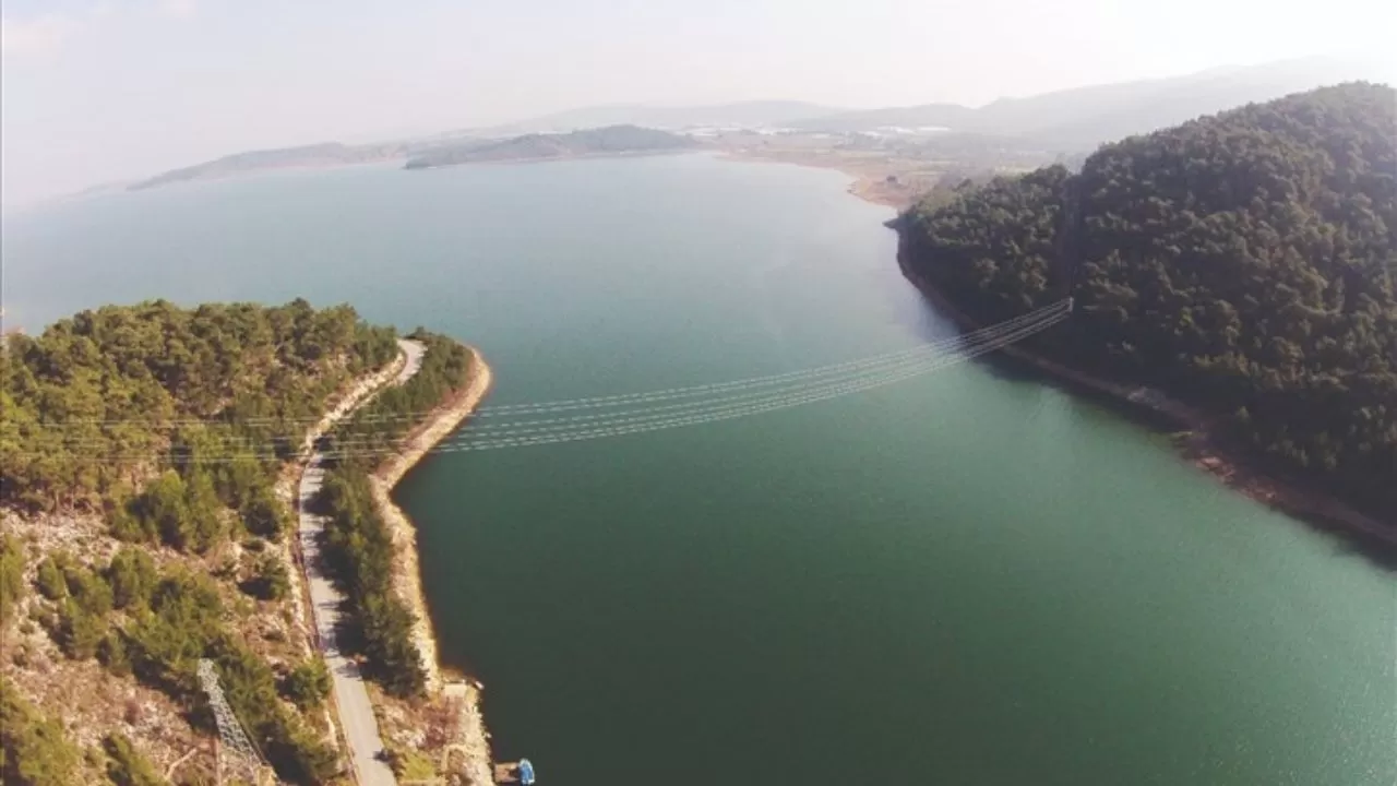 İzmir'de Susuzluk Panik Yapma! Kuraklık Var Ama Kısa Vadede Tehlike Yok