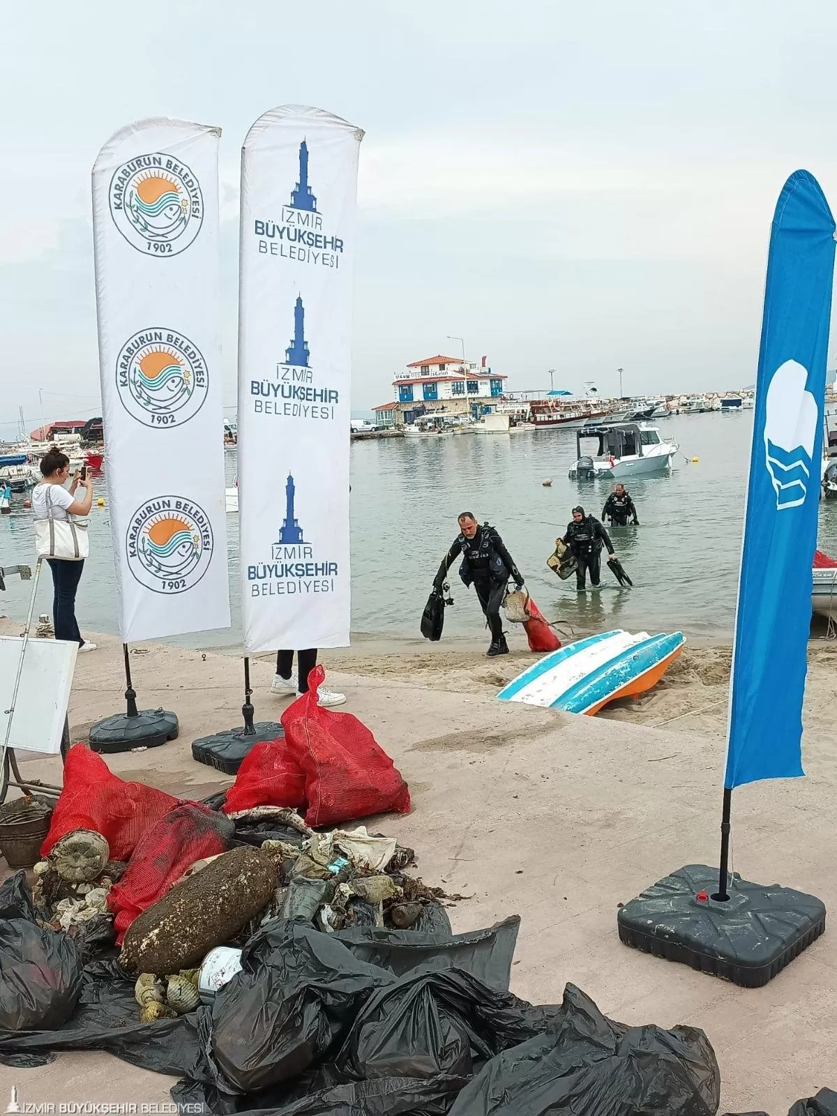 İzmir Büyükşehir Belediyesi, Dünya Çevre Günü'nü kapsayan bir hafta boyunca, "Çevre dostu seçimler yapalım, doğanın dengesini koruyalım" sloganıyla çeşitli farkındalık etkinlikleri düzenliyor