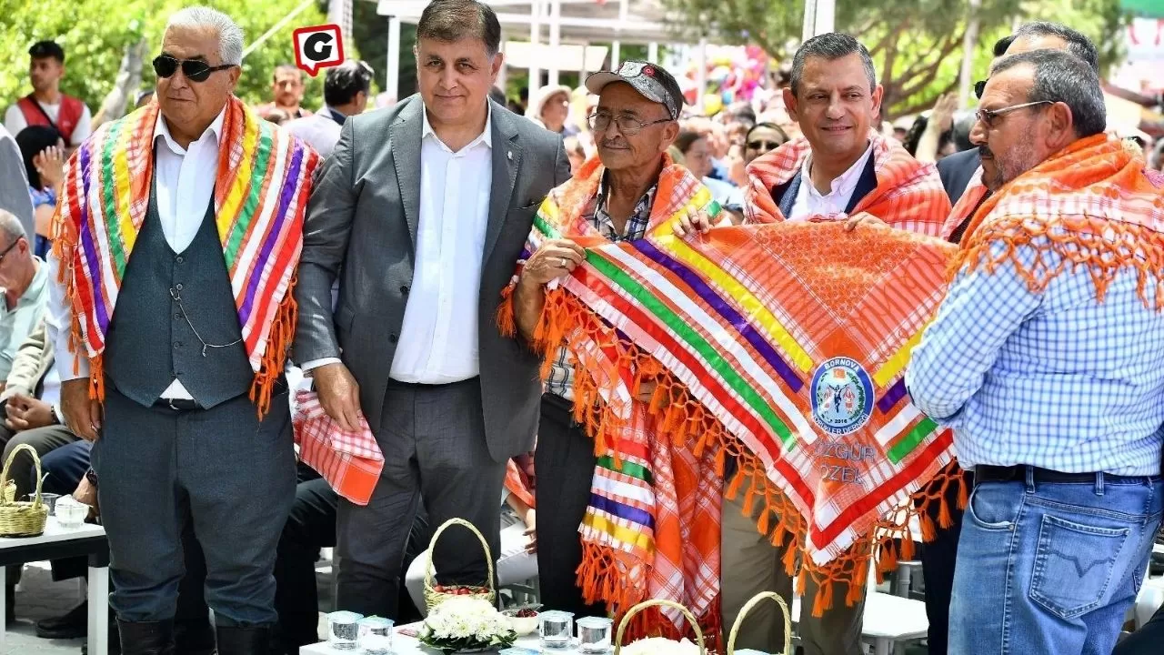 İzmir'de Coşkulu Kiraz Festivali: CHP Genel Başkanı Özgür Özel ve Belediye Başkanları Bir Arada