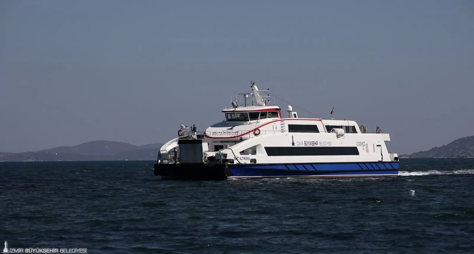 İzmir Büyükşehir Belediyesi, Kurban Bayramı'nda vatandaşların mezarlık ziyaretleri ve akraba gezilerini kolaylaştırmak için toplu ulaşımda önemli bir karar aldı.