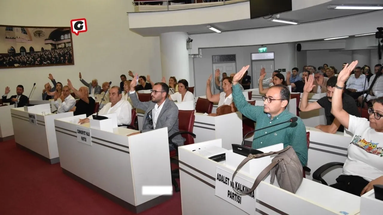 Balçova Belediye Meclisi'nde Yangınlar, Ayrancı Patlaması ve Madımak Anıldı!