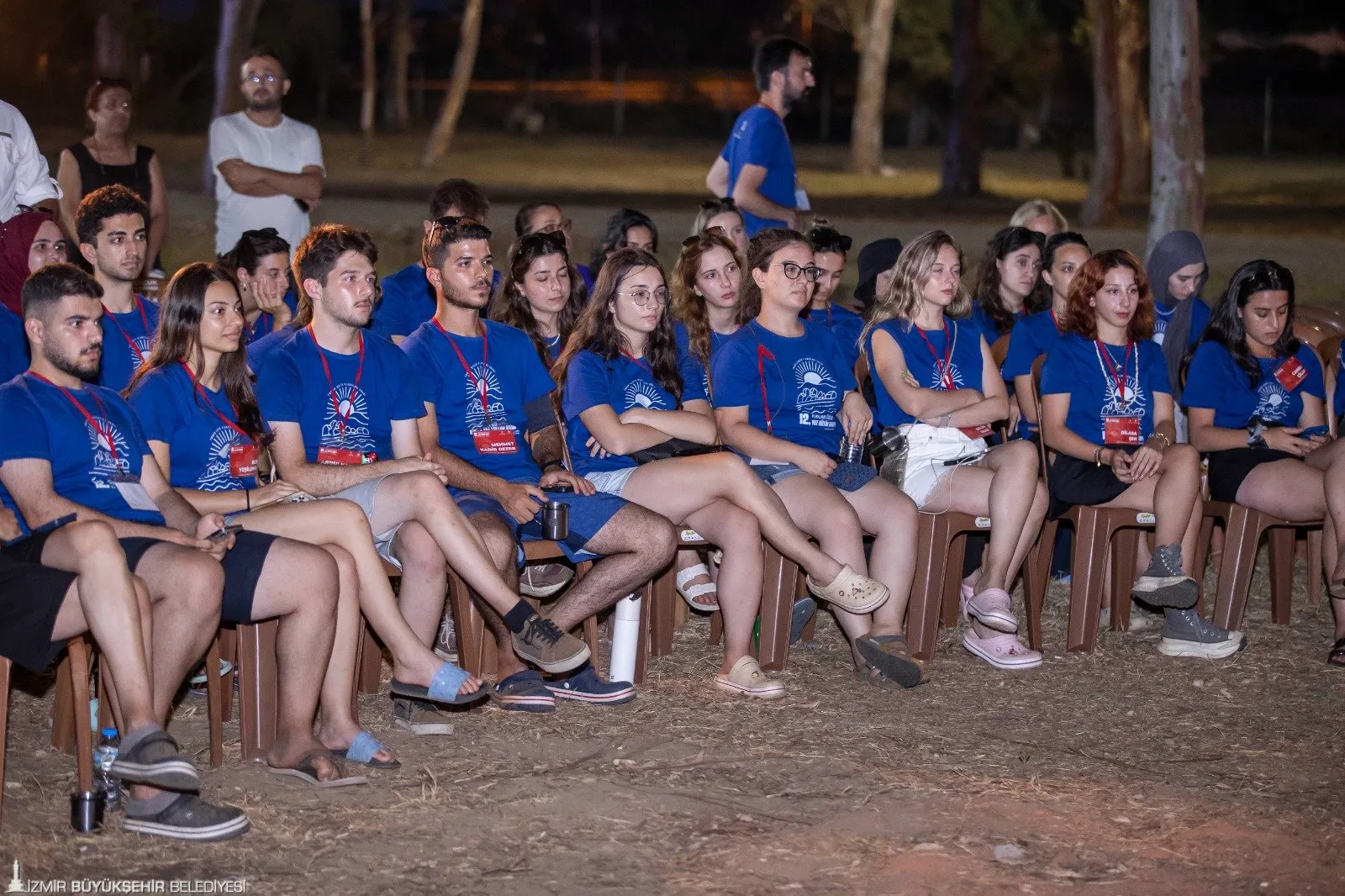 İzmir Büyükşehir Belediye Başkanı Cemil Tugay, genç şehir plancılarıyla buluştu ve onlara dünyanın sorunlarına çözüm üretmek için "kahraman olmayı denemenizi istiyorum" çağrısında bulundu.