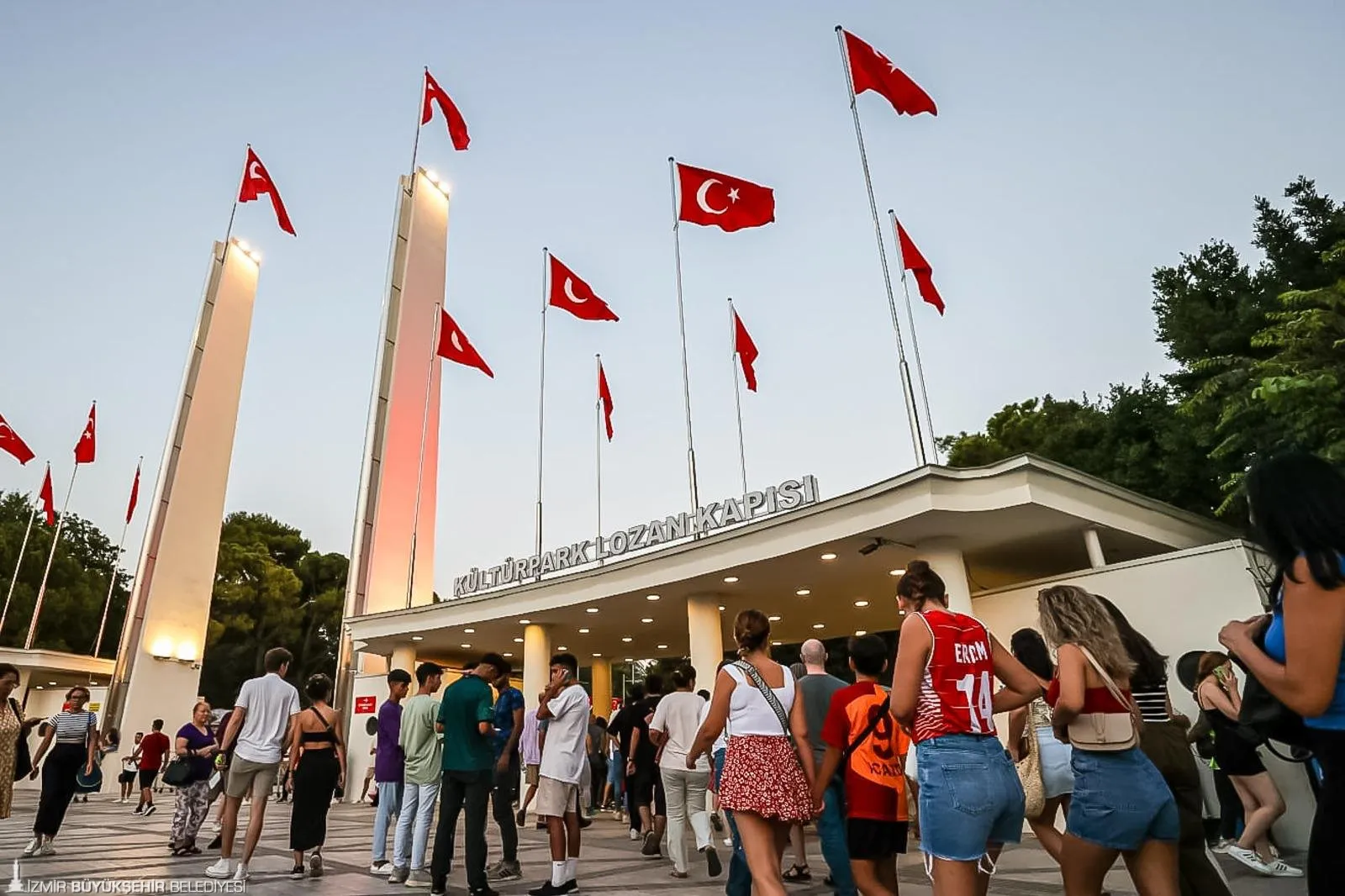 İzmir Enternasyonal Fuarı'nın 93. yılında ziyaretçiler, yapay zekadan oyun teknolojilerine kadar birçok alandaki en son gelişmeleri yakından takip etme fırsatı bulacak