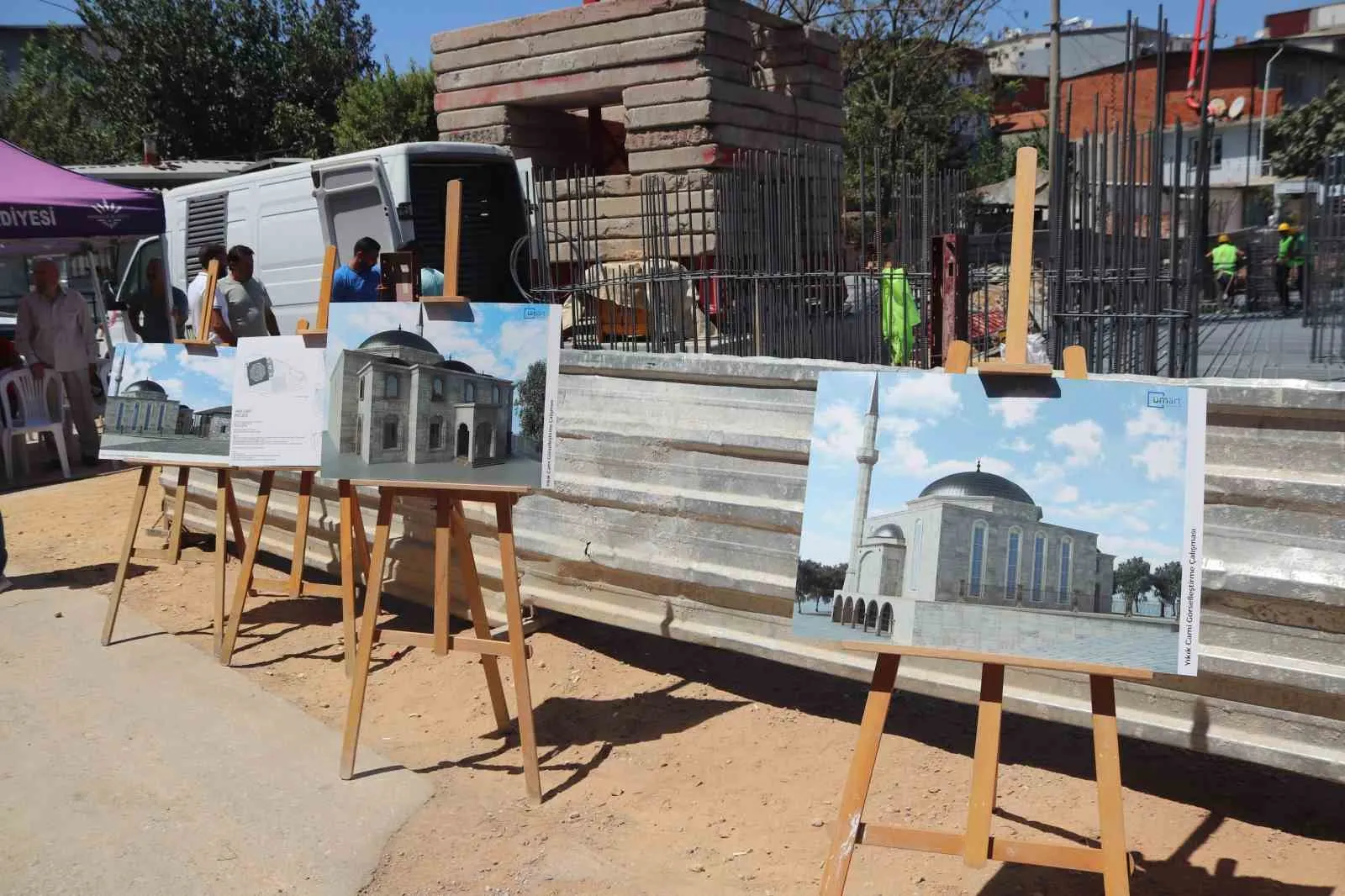 Deprem sonrası yıkılan Yıkık Camii yeniden inşa ediliyor