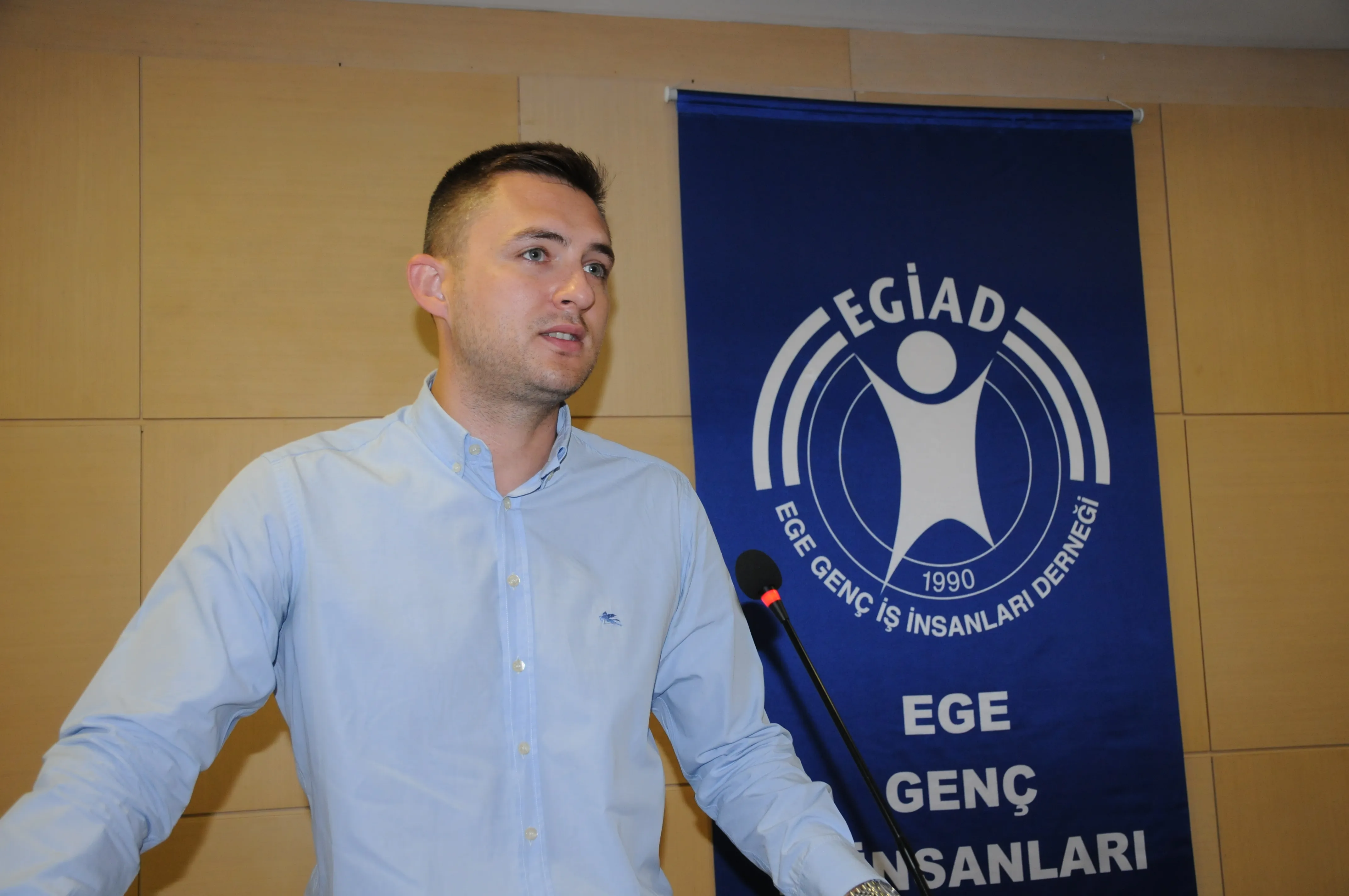 Ege Genç İş İnsanları Derneği (EGİAD), Dokuz Eylül Üniversitesi Sürekli Eğitim Merkezi (DESEM) iş birliğiyle, genç yöneticilere yönelik “Liderlik Akademisi Programı” başlattı