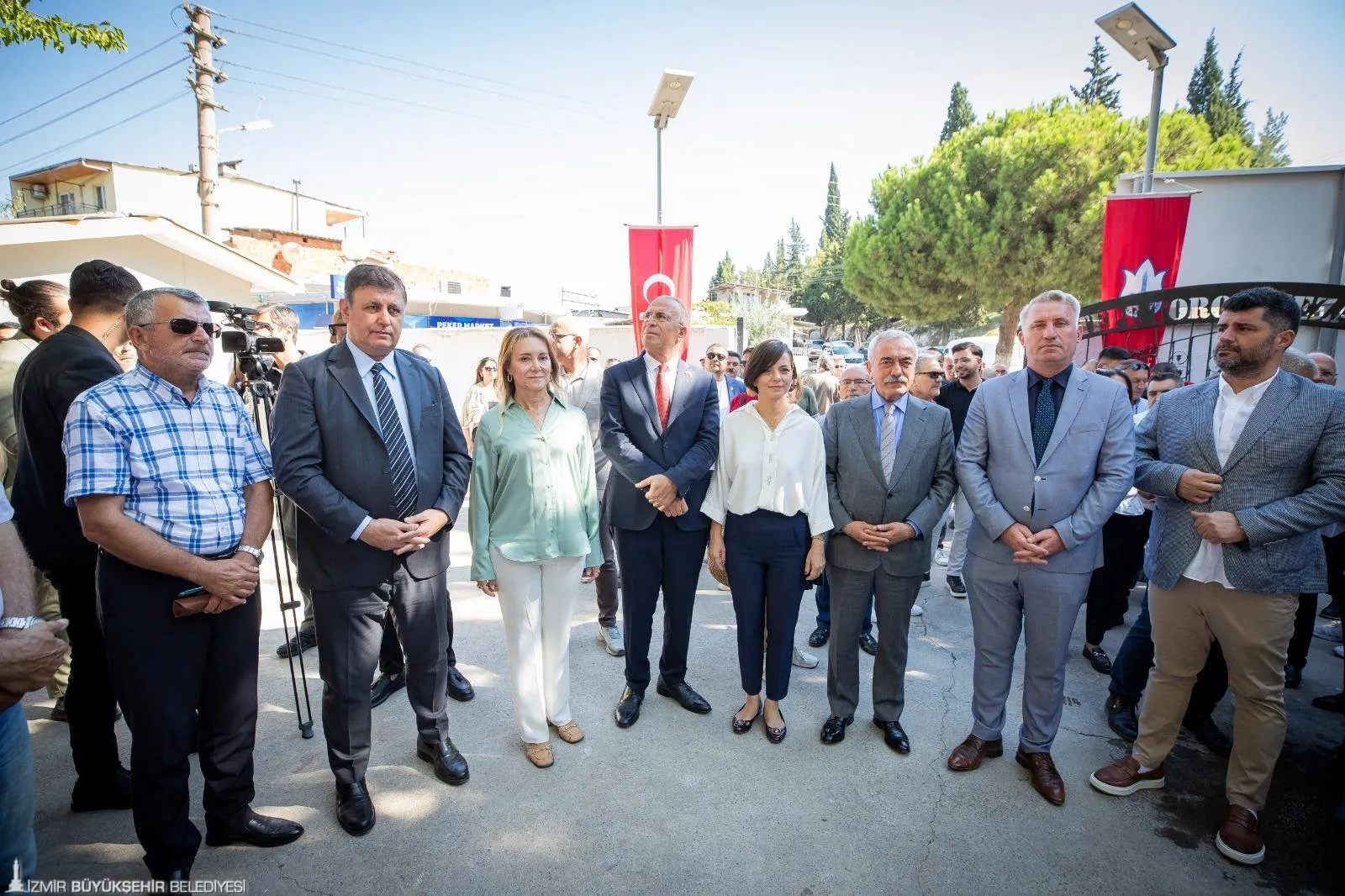 Eski Gültepe Belediye Başkanı Aydın Erten, vefatının 24. yılında sevenleri tarafından anıldı. İzmir Büyükşehir Belediye Başkanı Cemil Tugay da törene katılarak duygusal bir konuşma yaptı.