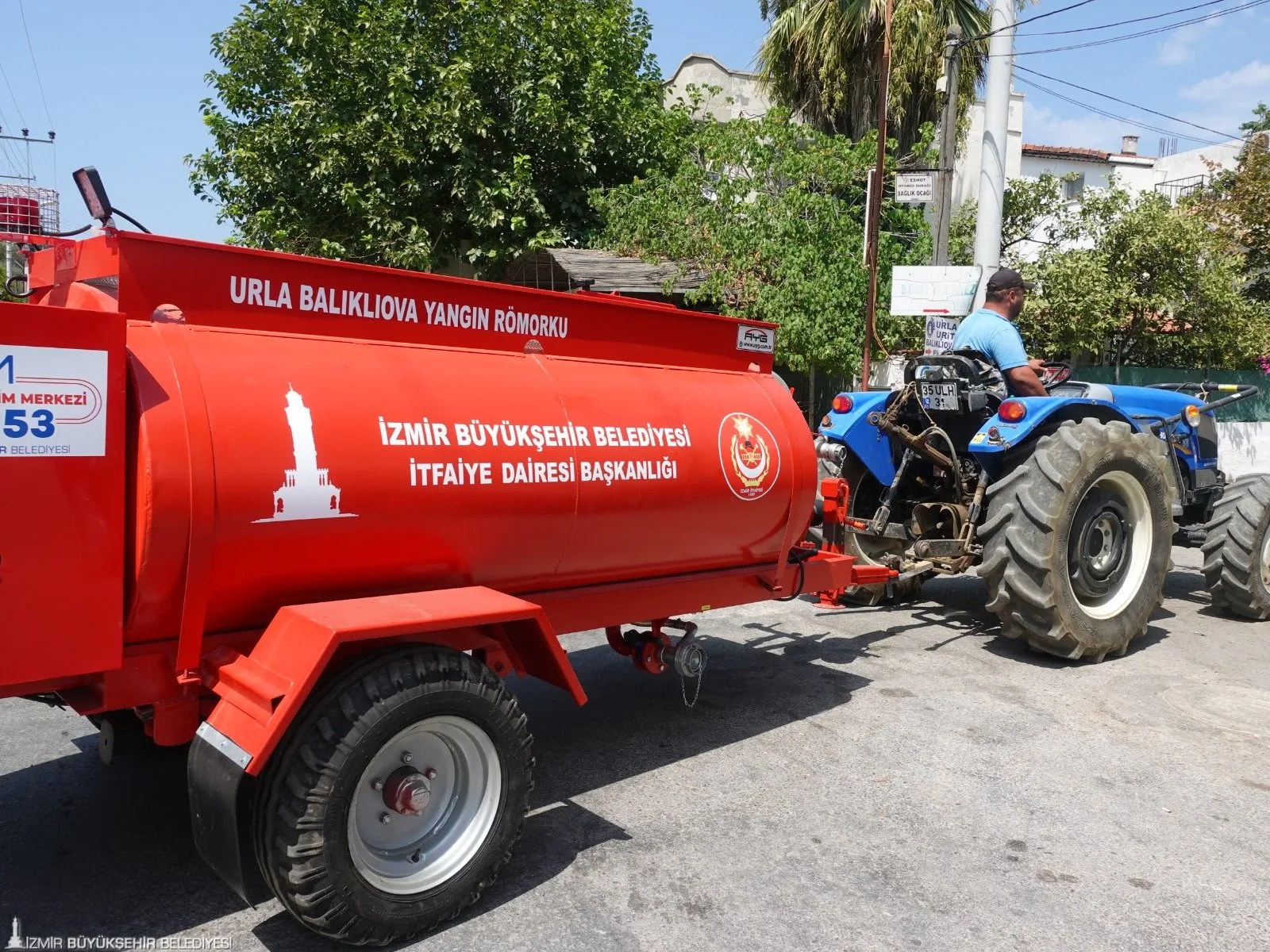 İzmir Büyükşehir Belediyesi, orman yangınlarına karşı önemli bir adım atarak 40 yeni tanker daha dağıttı. Böylece toplam tanker sayısı 440'a ulaştı. 