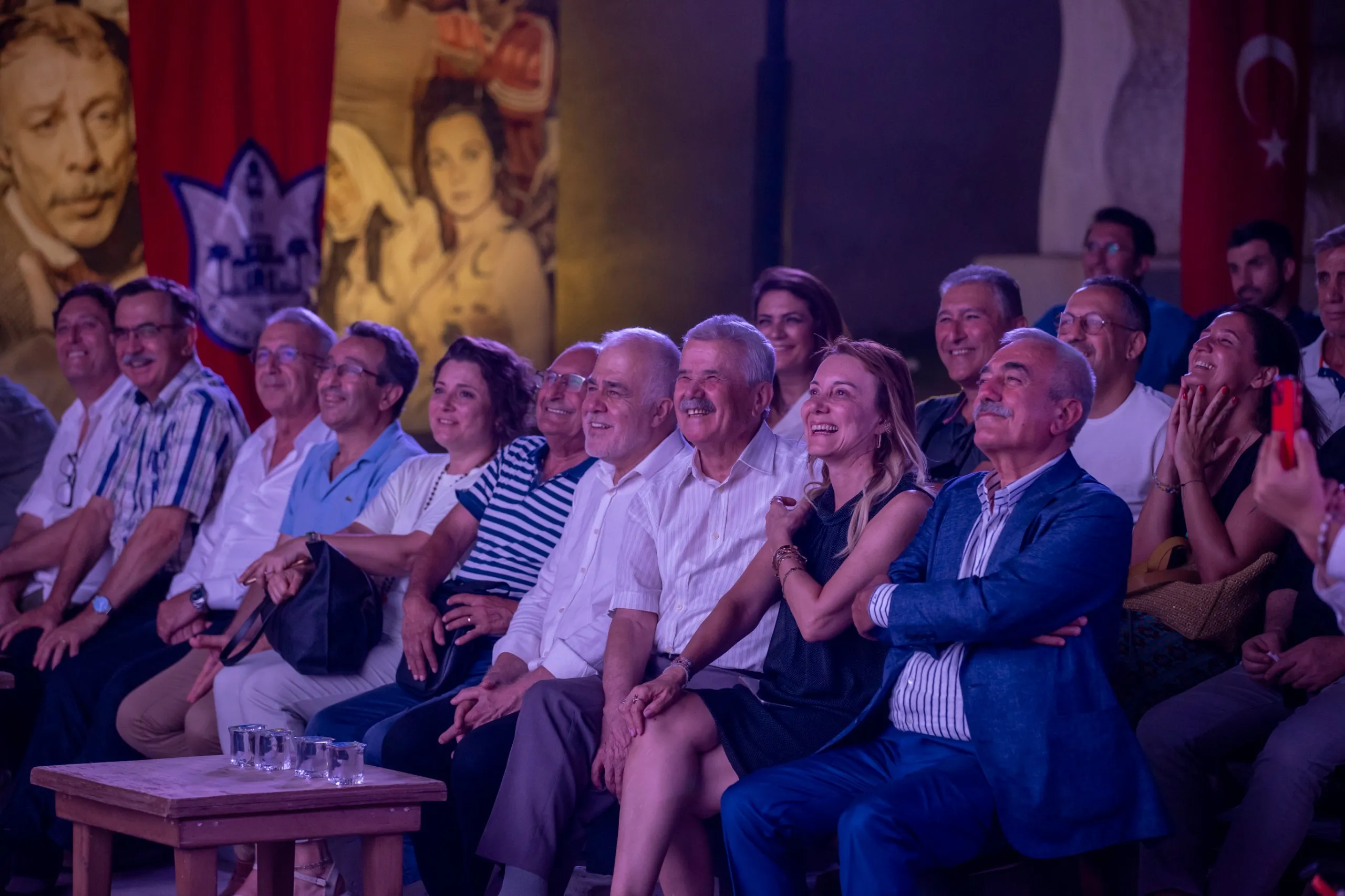 Konak Belediyesi'nin düzenlediği etkinlikte, Dikili'nin unutulmaz belediye başkanı Osman Özgüven'in hayatı ve sosyal belediyecilik anlayışı konu edildi.