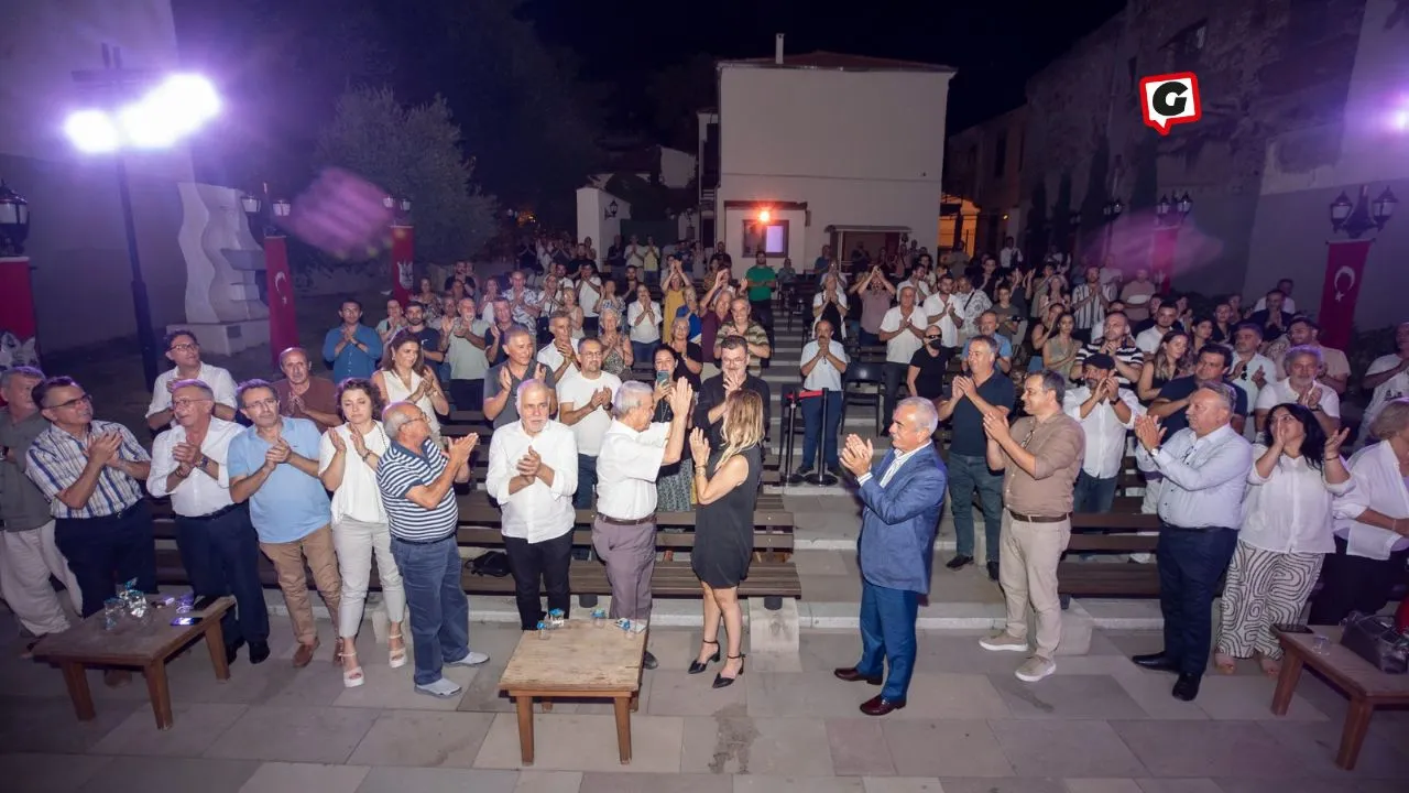 Konak'ta Komünist Osman Belgeseliyle Sosyal Belediyecilik Anıldı