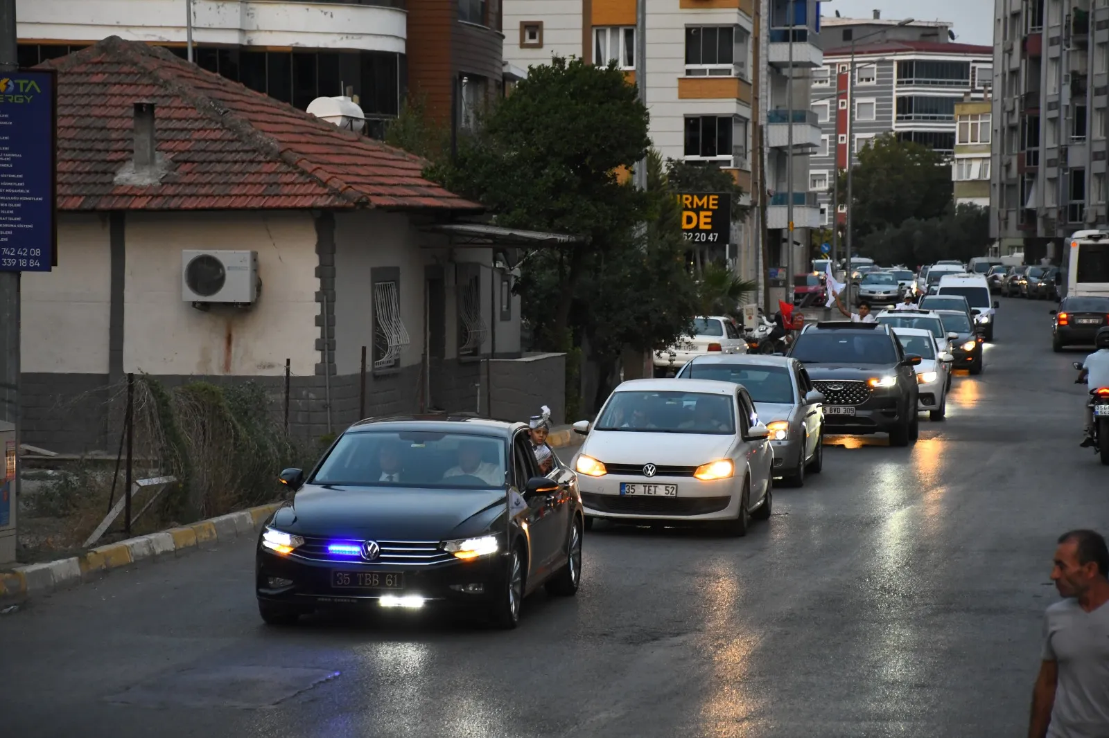 Cumhuriyet Halk Partisi Torbalı İlçe Örgütü, 79 çocuğa renkli bir sünnet şöleni düzenledi.