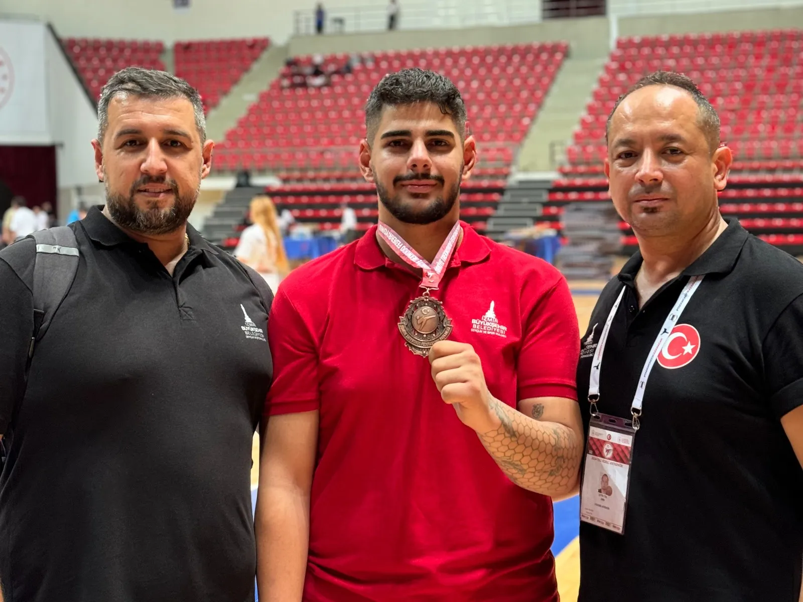 İzmirli sporcular madalyalarla döndü