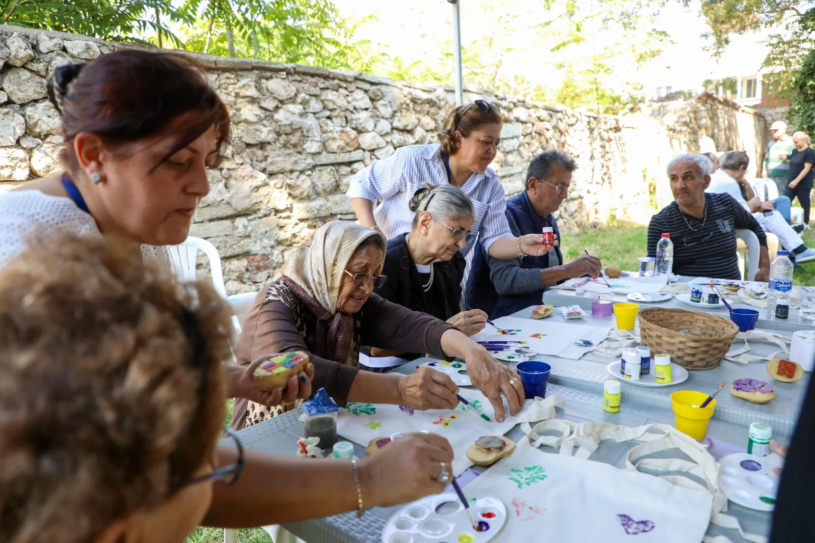 Buca Belediyesi, 21 Eylül Dünya Alzheimer Günü kapsamında Ata Evi'nde düzenlediği etkinlikle 60 yaş üstü vatandaşların farkındalığını artırdı.