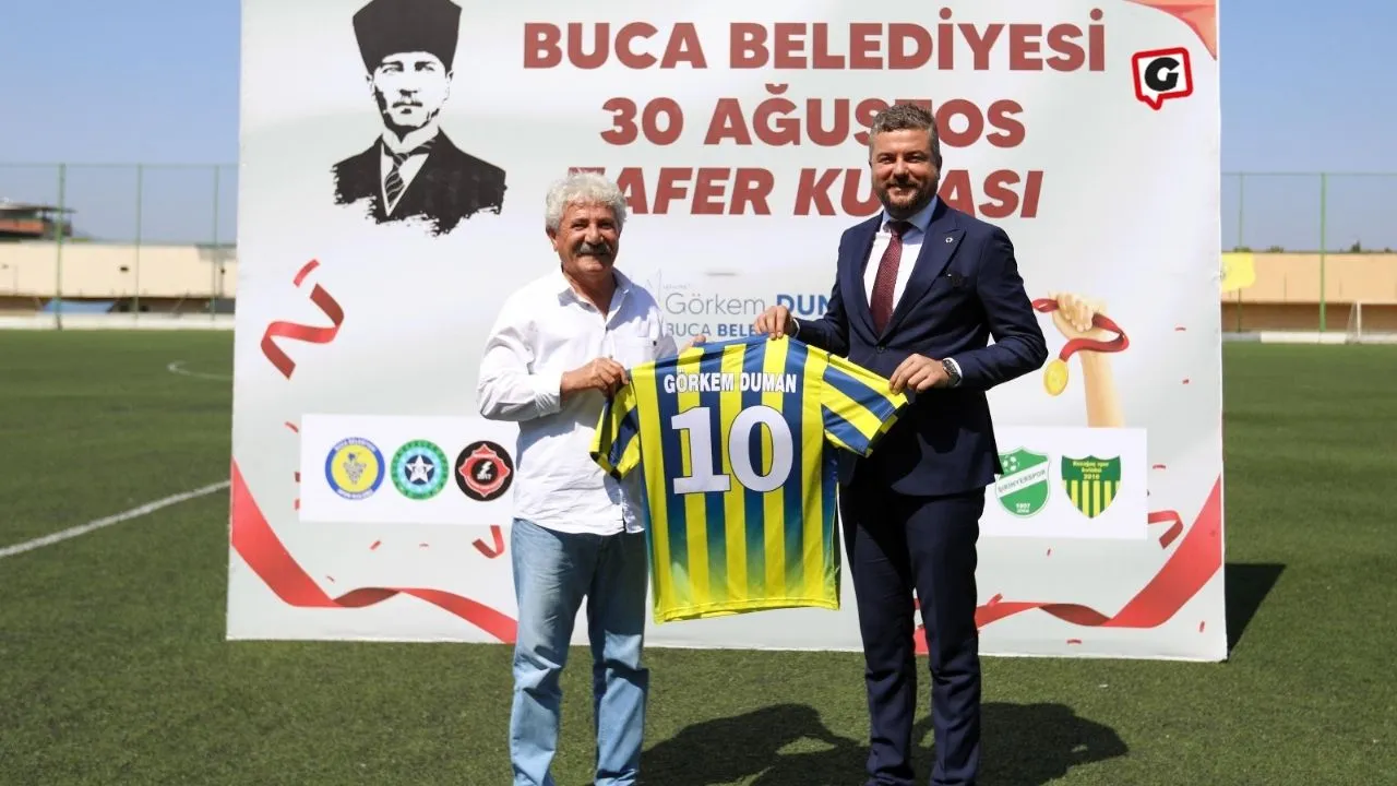 Buca’da Zafer Kupası Coşkusu: Genç Futbolcular Ödüllerine Kavuştu