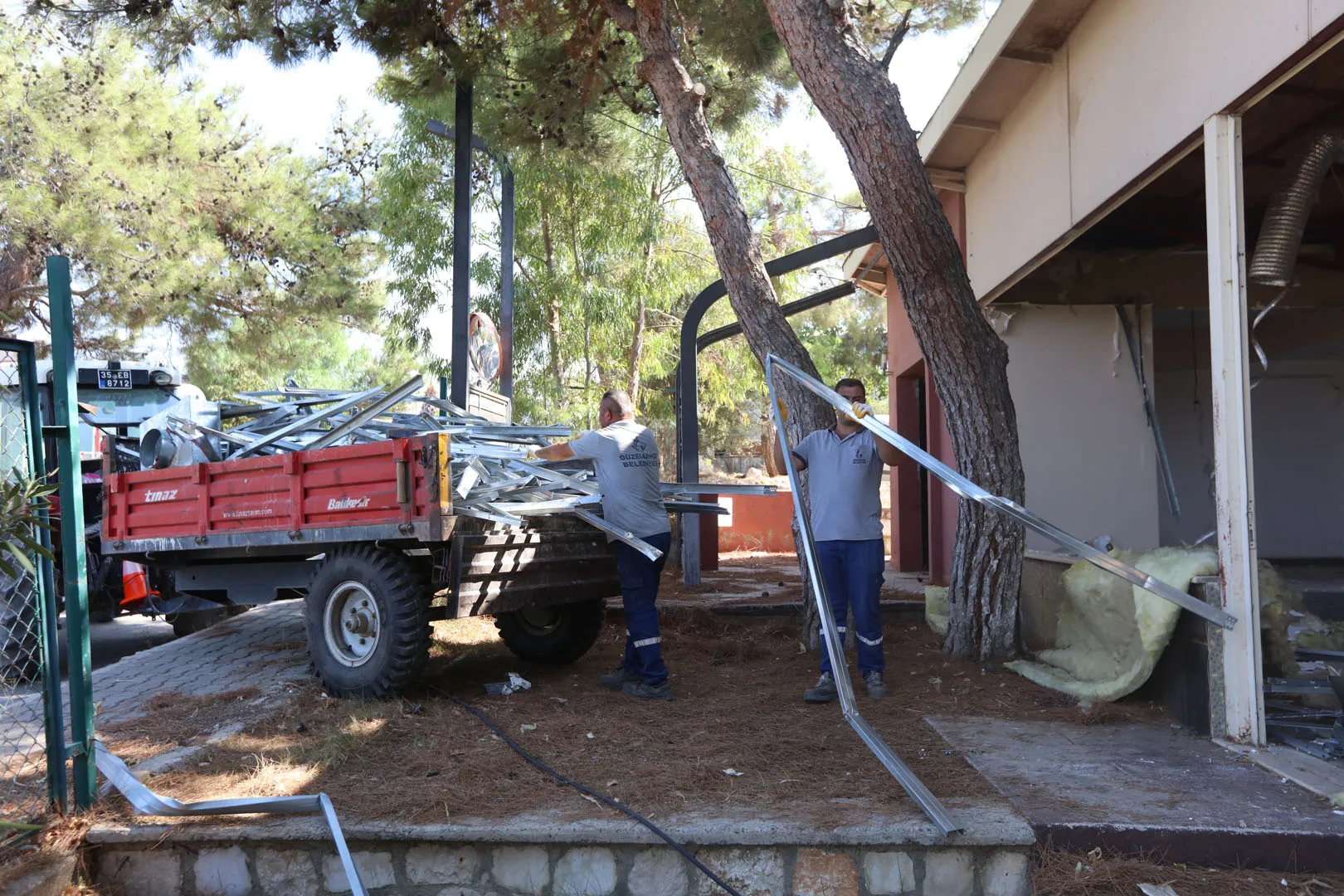 Güzelbahçe Belediyesi, yeni projesiyle hem çocukların gelişimine katkı sağlıyor hem de yaşlıların yalnızlığını gideriyor. 