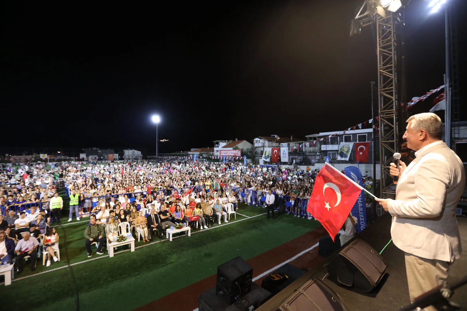 Güzelbahçe, Kurtuluş Coşkusunu Buray ile Kutladı