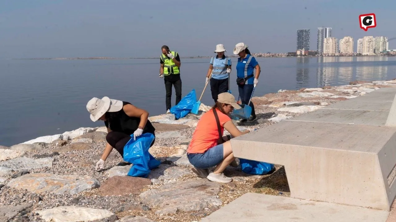 İzmir Büyükşehir Belediyesi, Dünya Temizlik Günü'nde Örnek Bir Çevre Bilinci Gösterdi