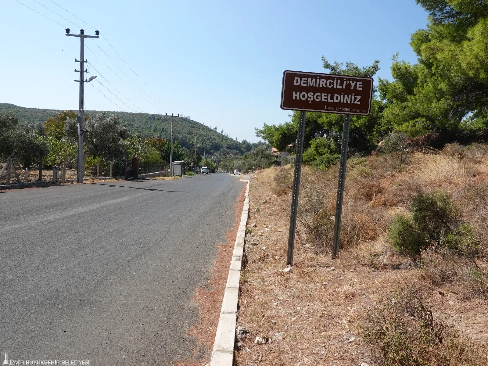 İzmir Büyükşehir Belediyesi, Urla’nın Özbek, Nohutalan, Yağcılar ve Demircili mahallelerindeki altyapı ve park yenileme çalışmalarını tamamladı.