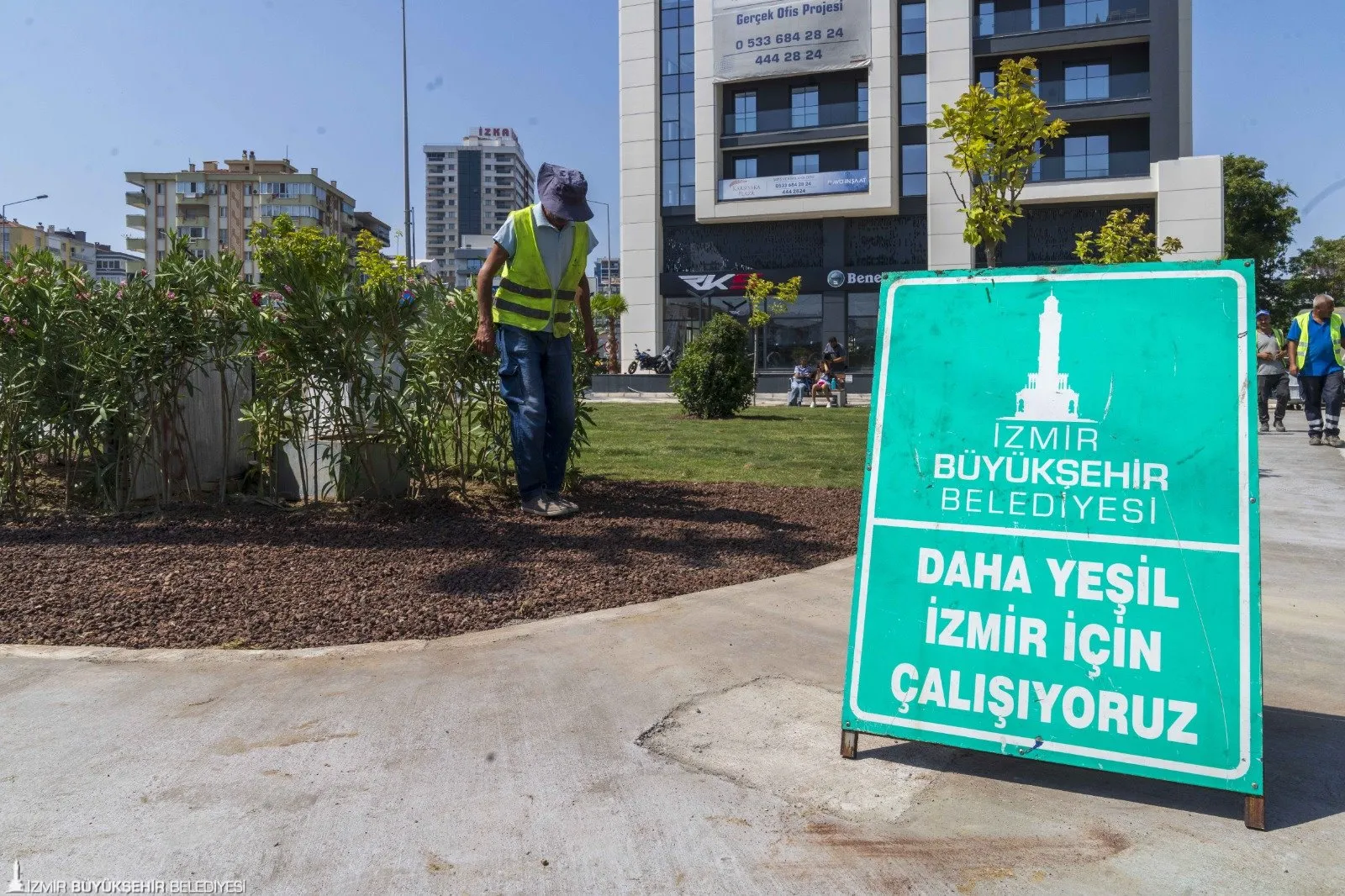 İzmir Büyükşehir Belediyesi, vatandaşların talepleri doğrultusunda Soğukkuyu'da bulunan bir alanı peyzaj çalışmasıyla güzelleştirdi.