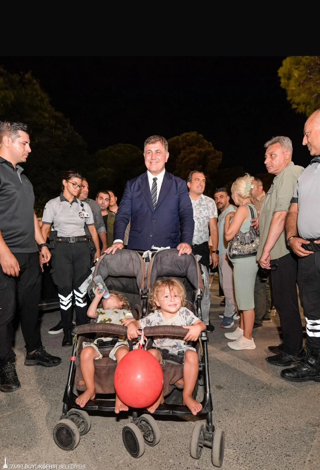 İzmir Büyükşehir Belediye Başkanı Dr. Cemil Tugay, İzmir Enternasyonal Fuarı'na daha fazla uluslararası katılım sağlayarak fuarı dünya çapında bir etkinlik haline getirmeyi hedefliyor.