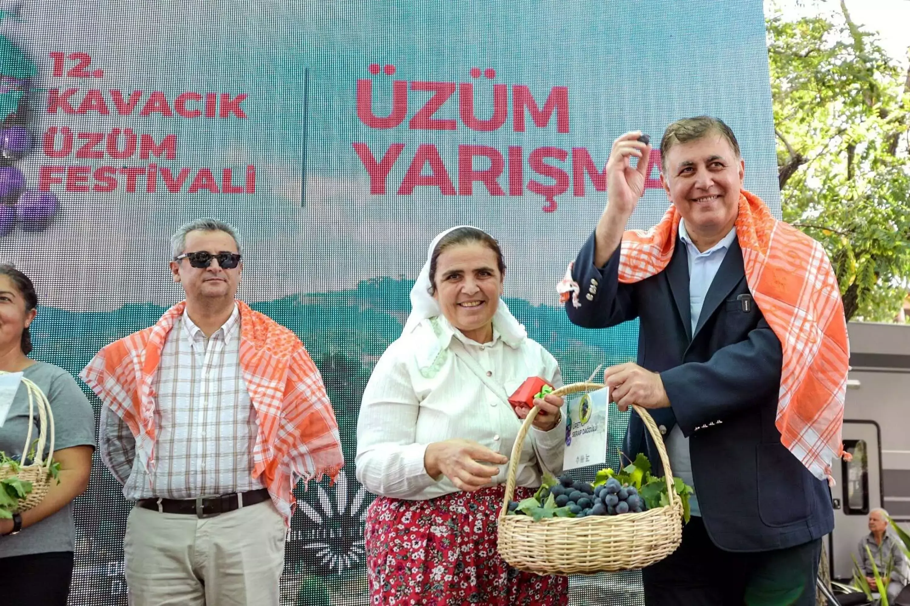 Karabağlar Belediyesi tarafından düzenlenen Kavacık Üzüm Festivali, bu yıl da büyük bir ilgiyle karşılandı.