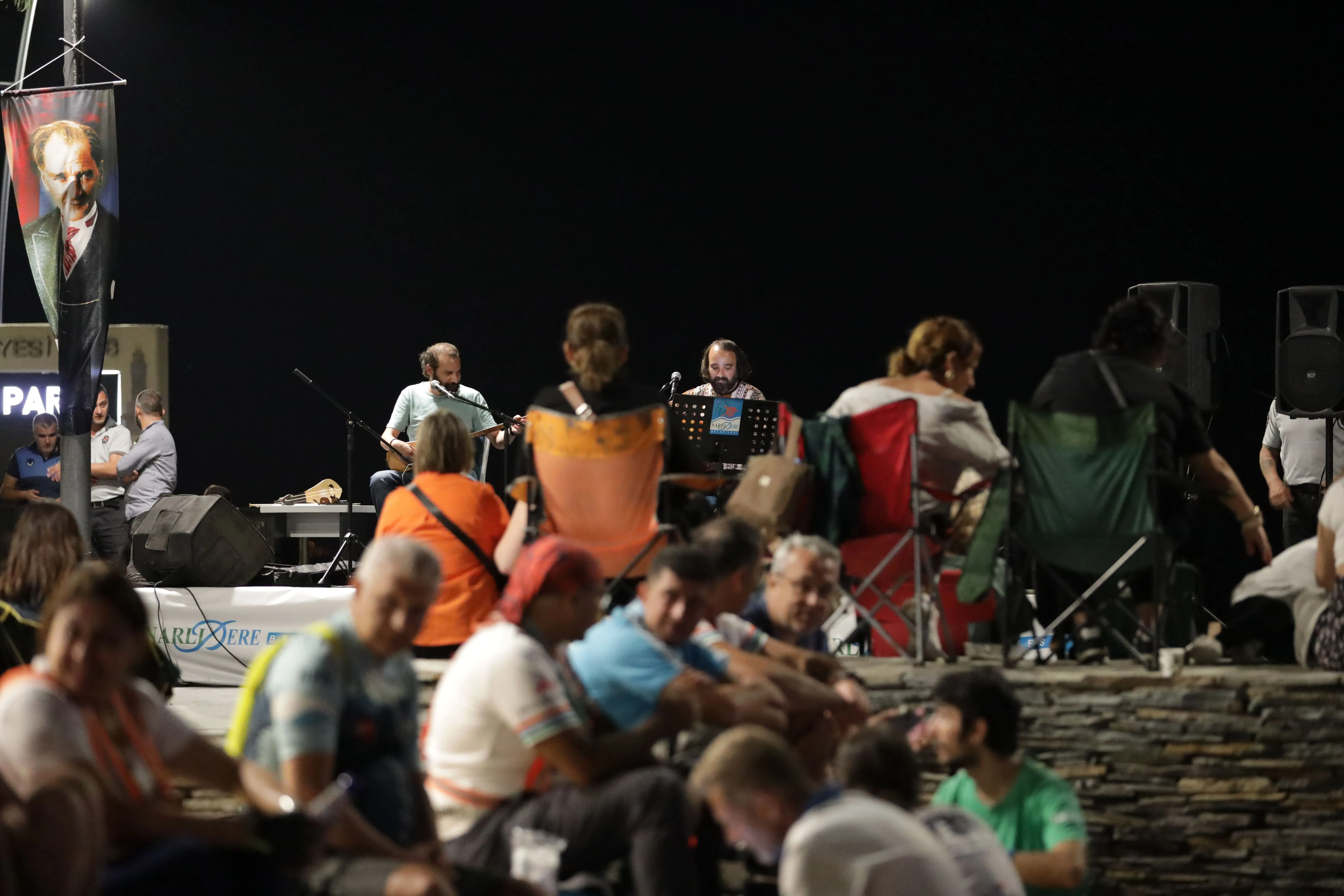 Narlıdere Belediyesi tarafından düzenlenen İzmir Müzisyenleri Buluşmaları, Merih Aşkın ve Onur Tuzlacı (DUO) konseri ile devam etti.