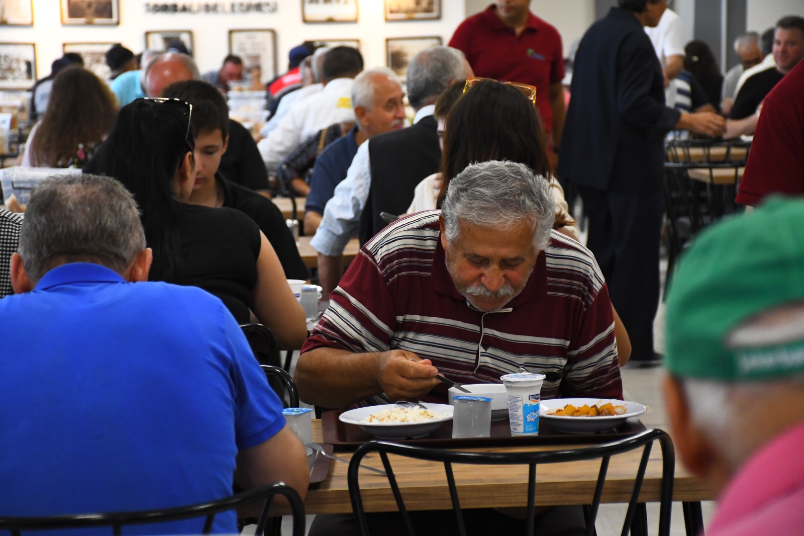 Torbalı Belediyesi, ekonomik sıkıntılar yaşayan vatandaşlara destek olmak amacıyla hayata geçirdiği Kent Lokantası projesini Ayrancılar'a taşıyor.